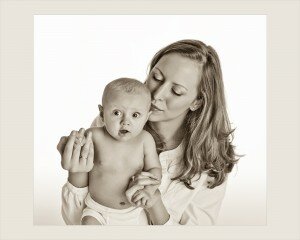P LL 01 A Mother's Moment